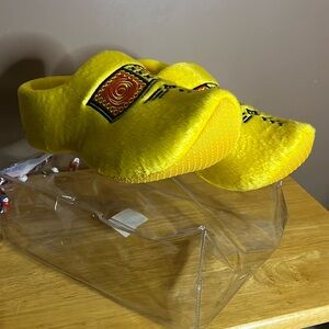 😀soft plush NWT Wooden shoes slippers new 10/11
